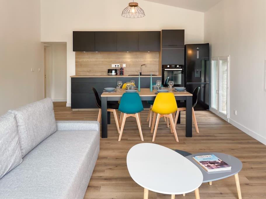 Appartement Dans Un Mas Provencal Allan Bagian luar foto